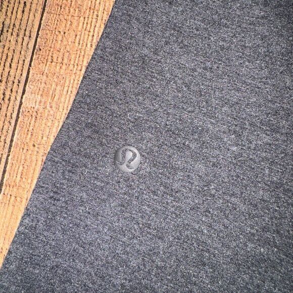 Lululemon Hello Sunday Crop
Heathered Mod Black! EUC size 10 - Picture 4 of 14